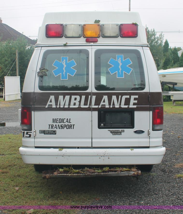 image for item C2915 2003 Ford Econoline E350 Super Duty ambulance van