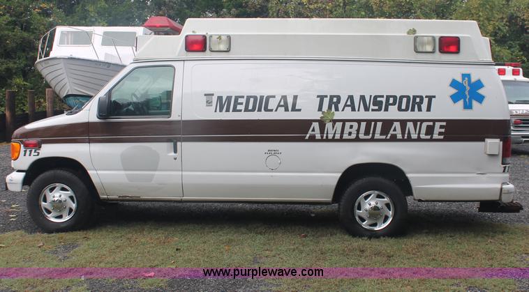 image for item C2915 2003 Ford Econoline E350 Super Duty ambulance van