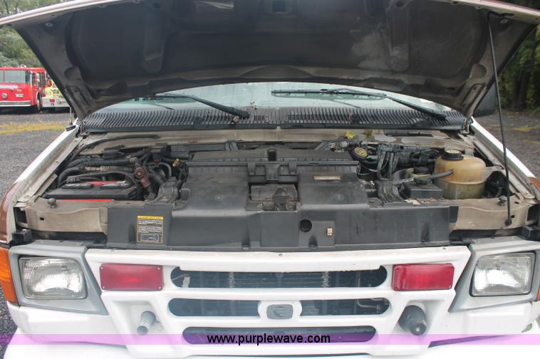 image for item C2915 2003 Ford Econoline E350 Super Duty ambulance van