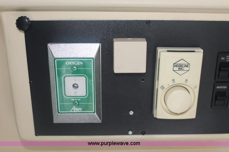 image for item C2915 2003 Ford Econoline E350 Super Duty ambulance van