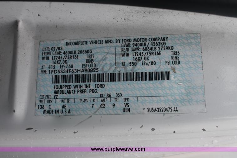 image for item C2915 2003 Ford Econoline E350 Super Duty ambulance van
