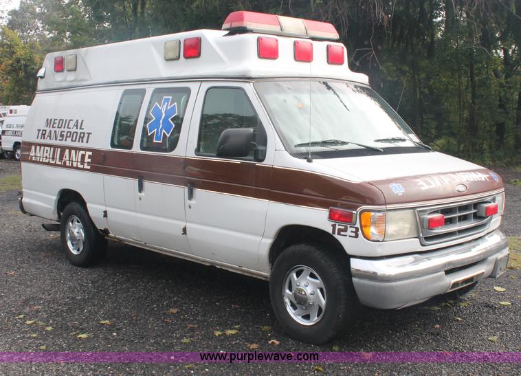 image for item C2916 1999 Ford Econoline E350 Super Duty ambulance van