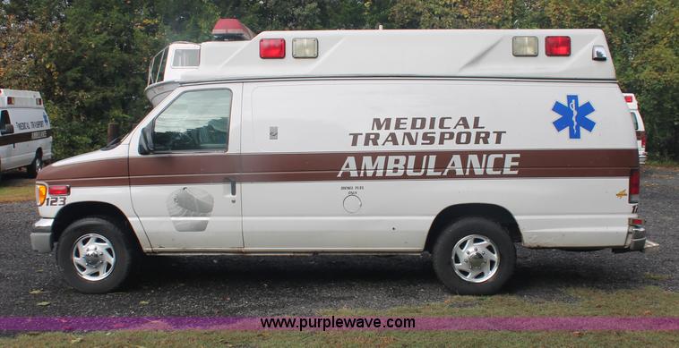image for item C2916 1999 Ford Econoline E350 Super Duty ambulance van