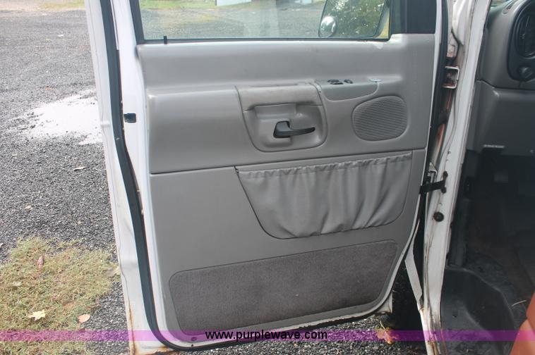 image for item C2916 1999 Ford Econoline E350 Super Duty ambulance van