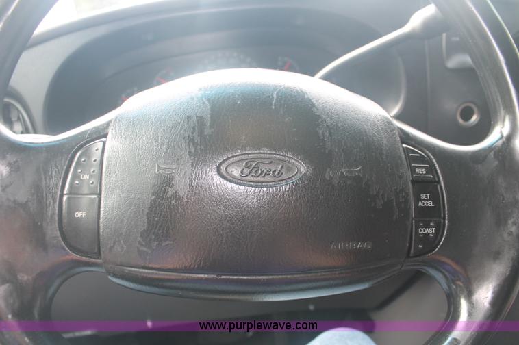 image for item C2916 1999 Ford Econoline E350 Super Duty ambulance van