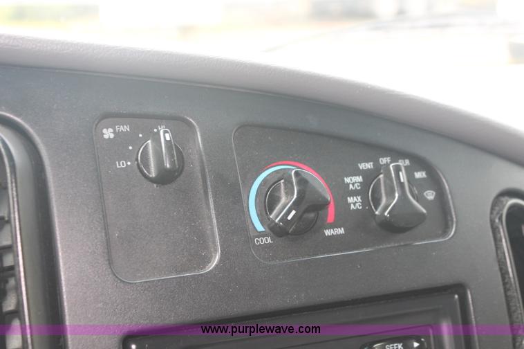 image for item C2916 1999 Ford Econoline E350 Super Duty ambulance van