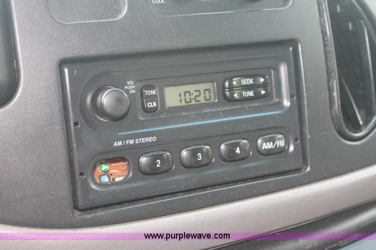 image for item C2916 1999 Ford Econoline E350 Super Duty ambulance van