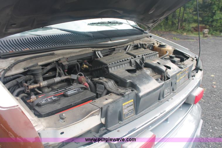 image for item C2916 1999 Ford Econoline E350 Super Duty ambulance van