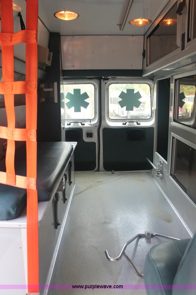 image for item C2916 1999 Ford Econoline E350 Super Duty ambulance van