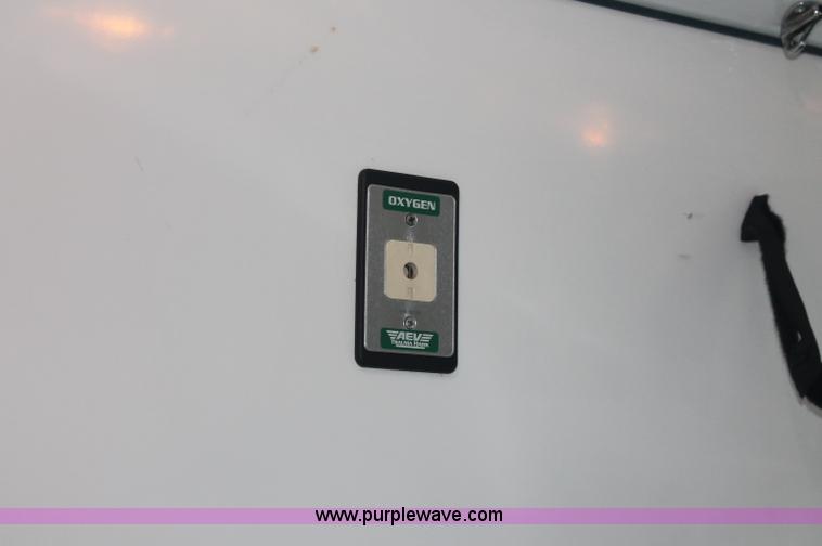 image for item C2916 1999 Ford Econoline E350 Super Duty ambulance van