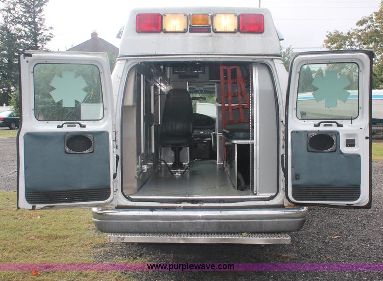 image for item C2916 1999 Ford Econoline E350 Super Duty ambulance van