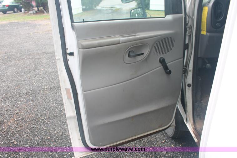 image for item C2920 1997 Ford E450 Super Duty transit bus