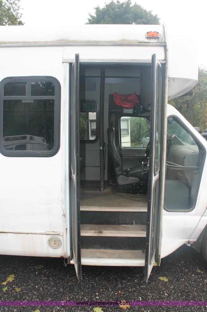 image for item C2920 1997 Ford E450 Super Duty transit bus
