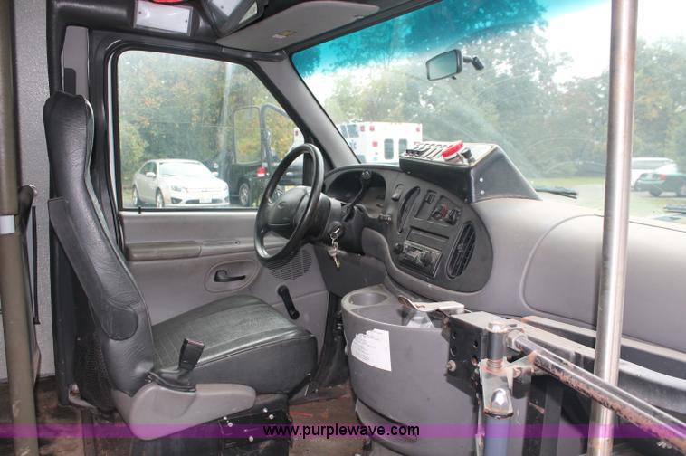 image for item C2920 1997 Ford E450 Super Duty transit bus