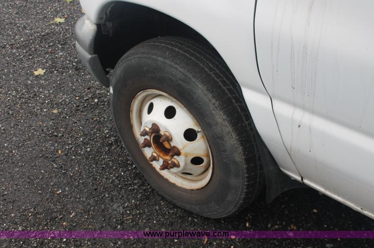 image for item C2920 1997 Ford E450 Super Duty transit bus