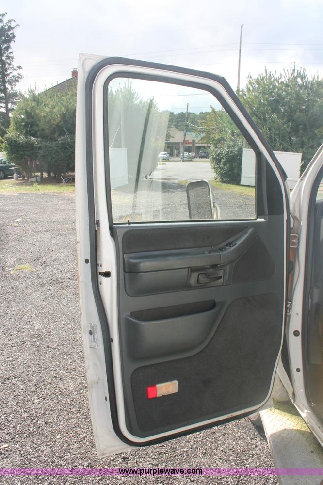 image for item C2921 1992 Ford Econoline E350 ambulance van