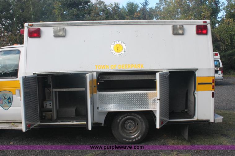 image for item C2921 1992 Ford Econoline E350 ambulance van