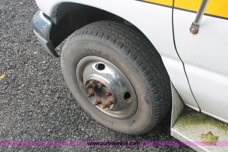 image for item C2921 1992 Ford Econoline E350 ambulance van