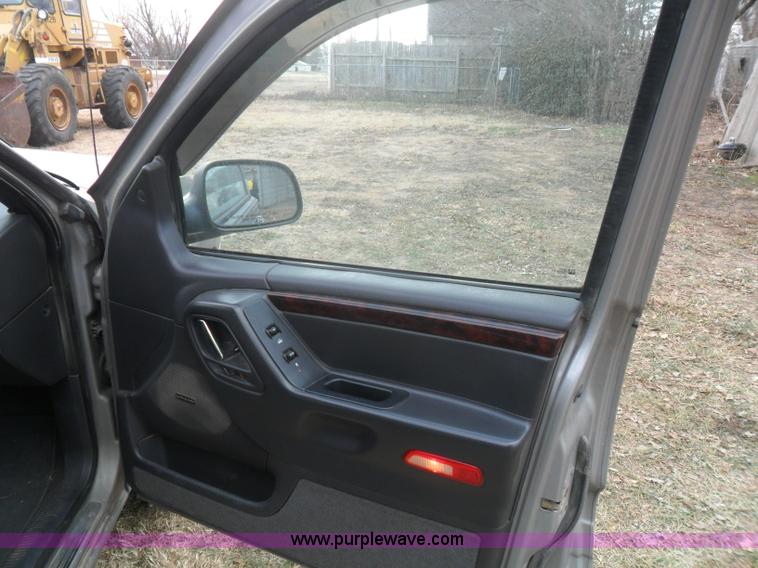 image for item AB9085 2001 Jeep Grand Cherokee Limited SUV