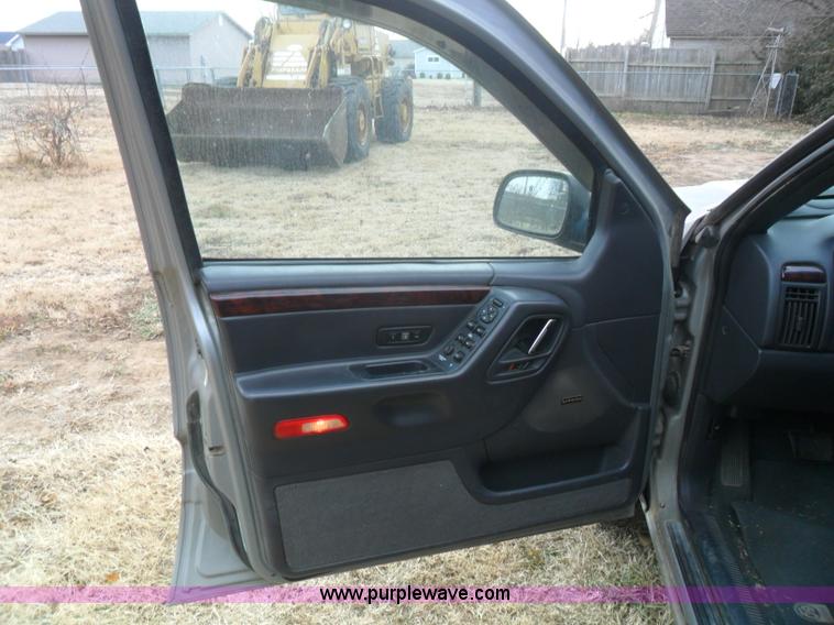 image for item AB9085 2001 Jeep Grand Cherokee Limited SUV