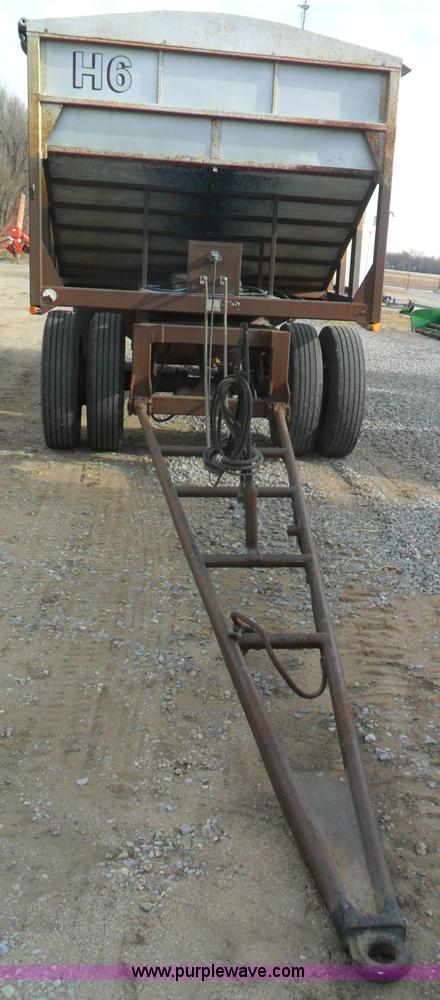 image for item AB9086 1980 Target 20' pup grain trailer