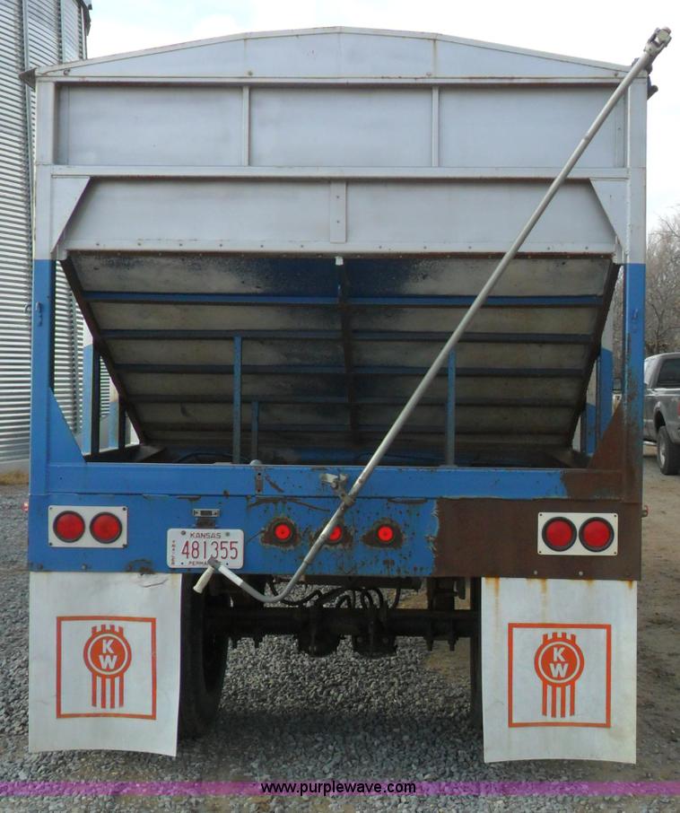 image for item AB9086 1980 Target 20' pup grain trailer