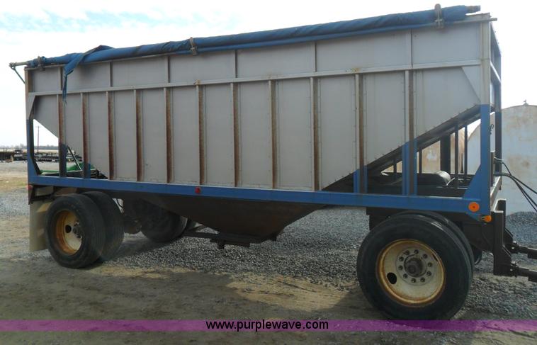 image for item AB9086 1980 Target 20' pup grain trailer