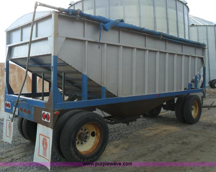 image for item AB9086 1980 Target 20' pup grain trailer