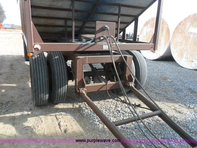 image for item AB9086 1980 Target 20' pup grain trailer