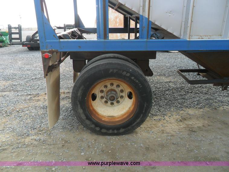 image for item AB9086 1980 Target 20' pup grain trailer