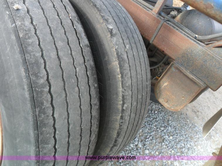 image for item AB9086 1980 Target 20' pup grain trailer