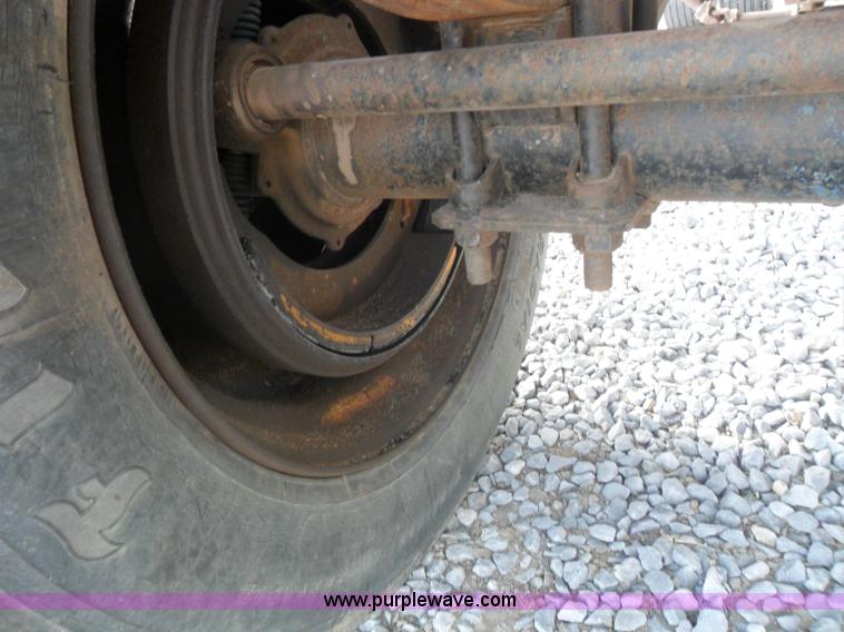 image for item AB9086 1980 Target 20' pup grain trailer