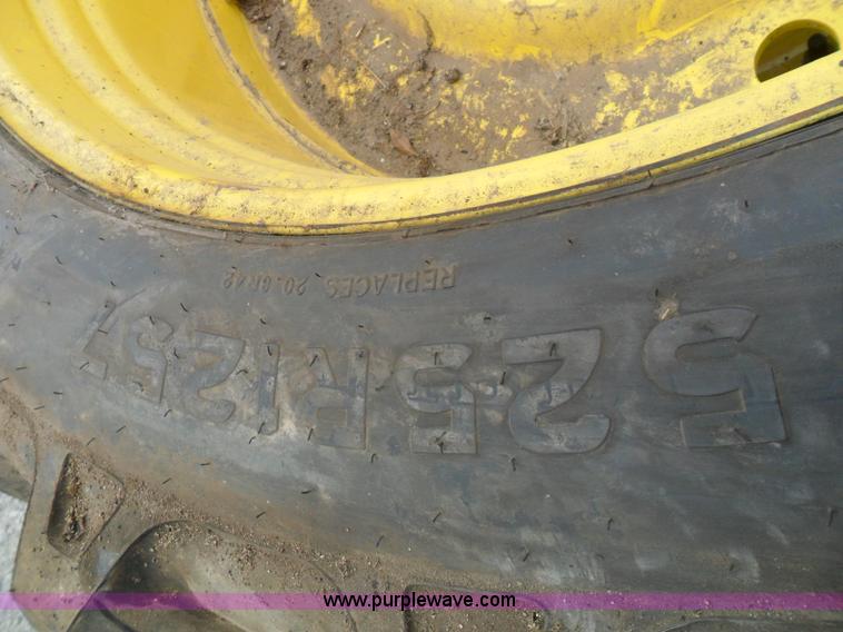 image for item AB9173 (2) Titan 525R1257 tires