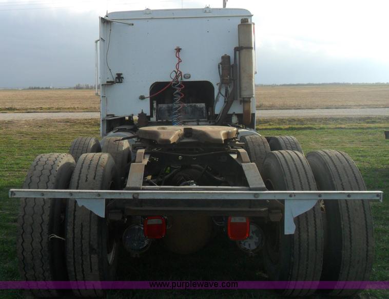 image for item AB9240 1981 International 9670 COF semi truck