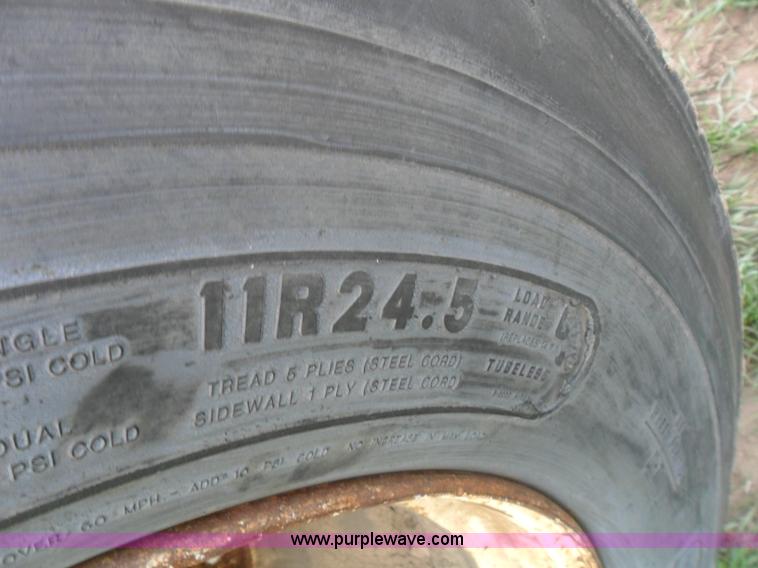 image for item AB9240 1981 International 9670 COF semi truck