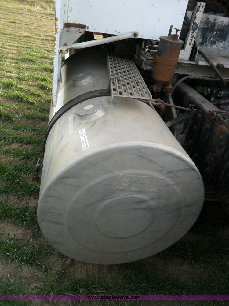 image for item AB9240 1981 International 9670 COF semi truck