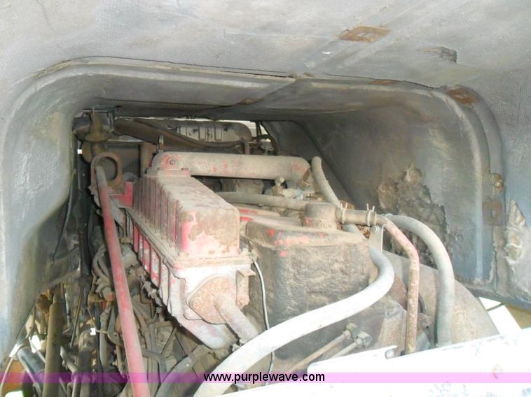 image for item AB9240 1981 International 9670 COF semi truck