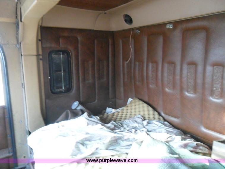 image for item AB9240 1981 International 9670 COF semi truck