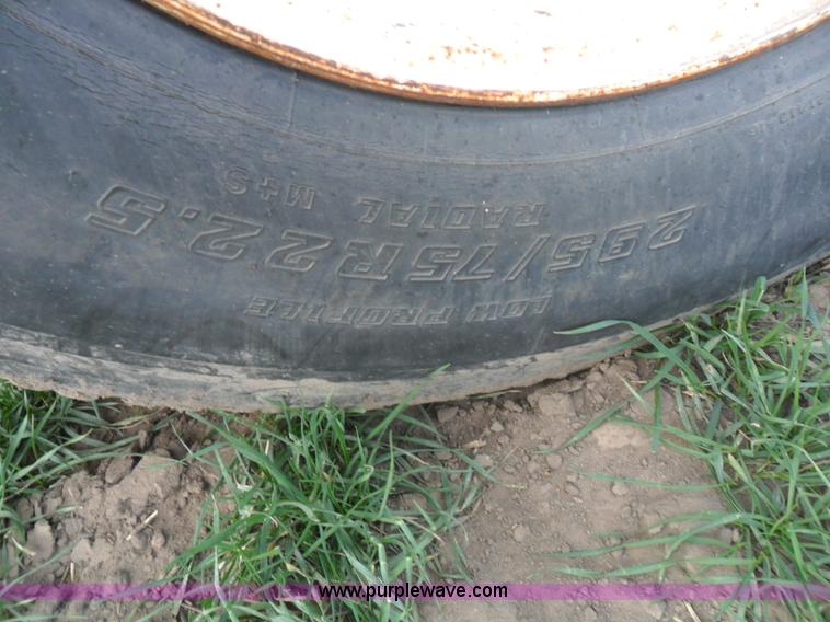 image for item AB9242 1992 International 8100 semi truck