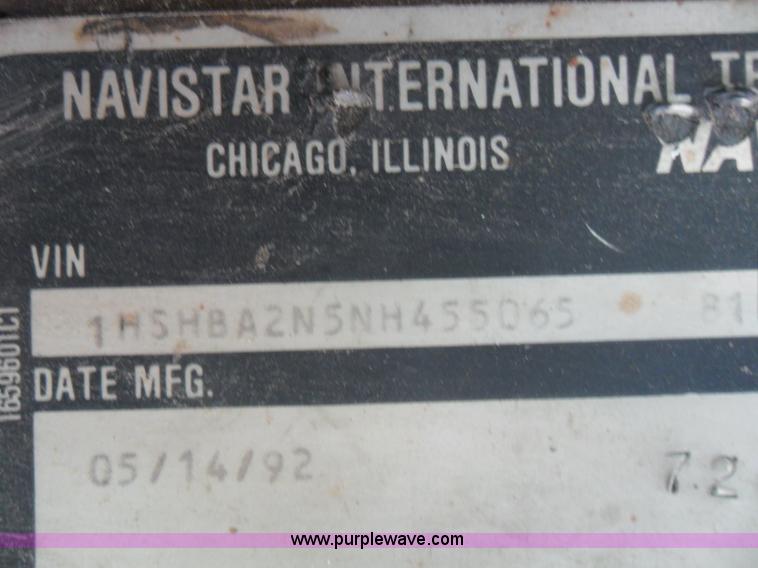 image for item AB9242 1992 International 8100 semi truck