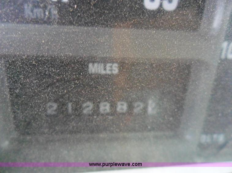 image for item AB9242 1992 International 8100 semi truck