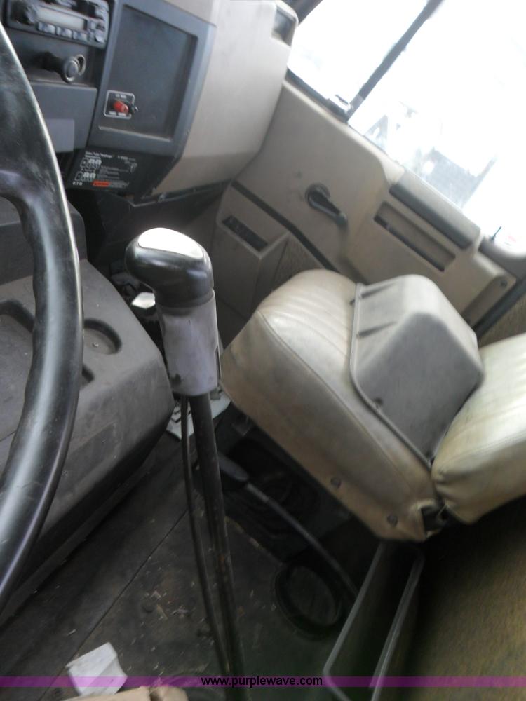 image for item AB9242 1992 International 8100 semi truck