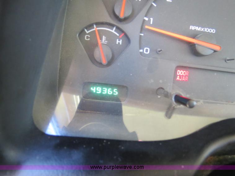 image for item B4557 2004 Dodge Dakota SLT pickup truck