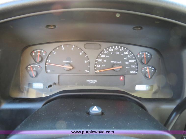 image for item B4557 2004 Dodge Dakota SLT pickup truck