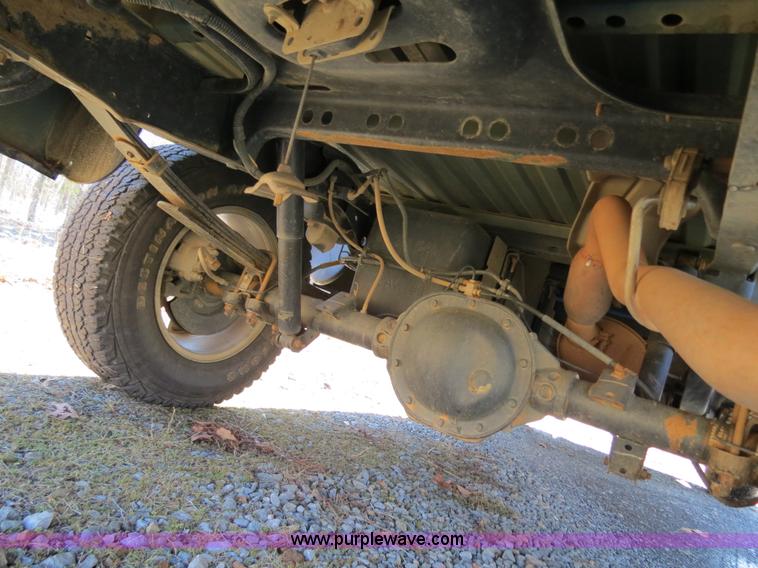 image for item B4557 2004 Dodge Dakota SLT pickup truck