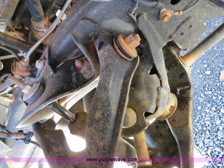 image for item B4557 2004 Dodge Dakota SLT pickup truck