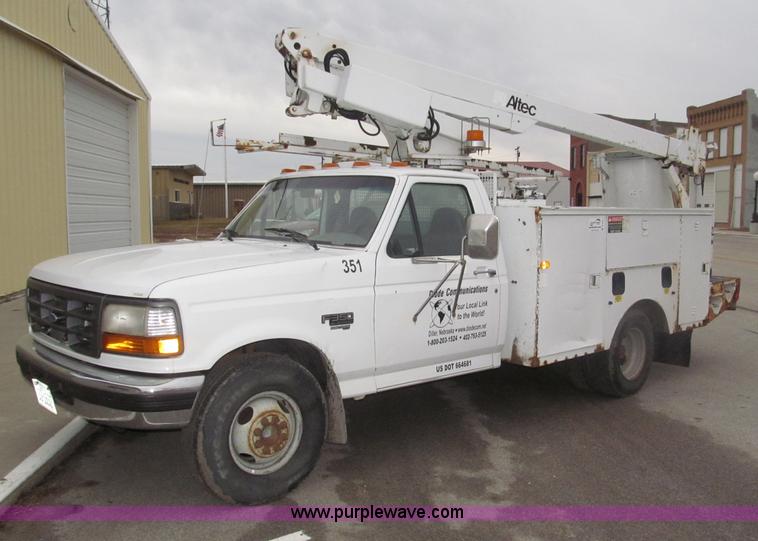 image for item B5319 1997 Ford F350 XL 35' boom truck