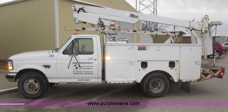 image for item B5319 1997 Ford F350 XL 35' boom truck
