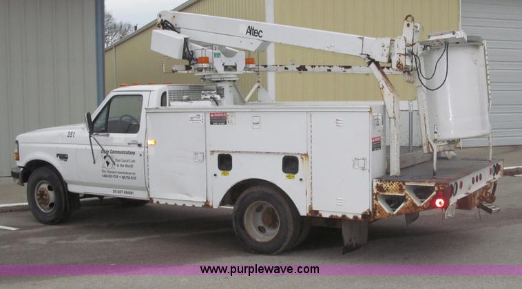 image for item B5319 1997 Ford F350 XL 35' boom truck