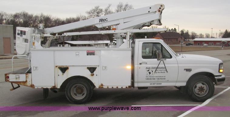 image for item B5319 1997 Ford F350 XL 35' boom truck